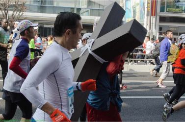 Z Jezusem na 10km  Tokyo Marathon 2011 r